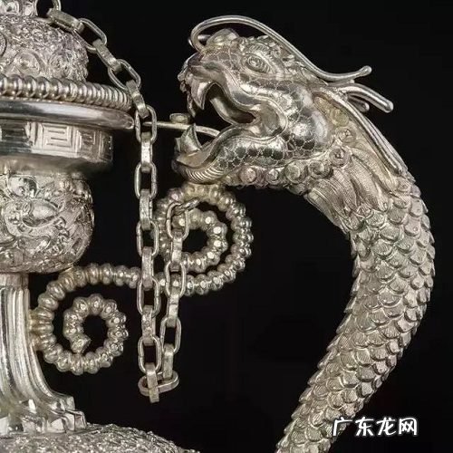 传承人母炳林借短视频展示制银工艺,抖音电商助力非遗传承与保护