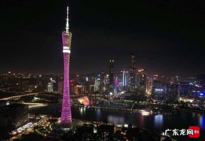 广州举行2021中国网络媒体论坛,夜空木棉绽放地铁穿梭