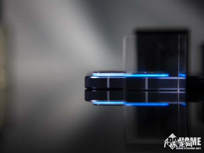 Reno7 Pro图赏:光哑叠层设计诠释何为科技艺术品