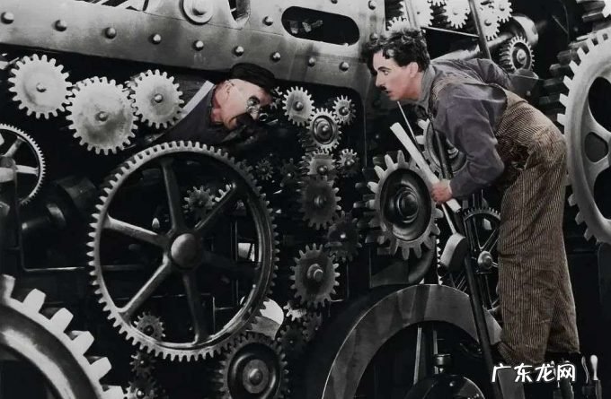 中国工业机器人,由守转攻