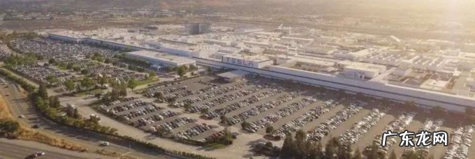 中国工业机器人,由守转攻