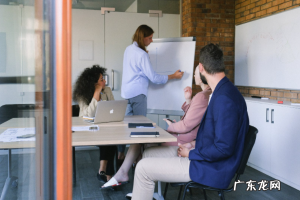 洛丽塔和汉服的区别 淘宝卖汉服好卖还是洛丽塔好卖？哪个最费钱？京东洛丽塔正版店铺有哪些