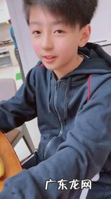 张柏芝二儿子登台为妈妈演唱高淸视频 张柏芝二儿子