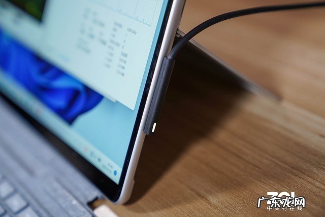 120z高刷屏+Win11 Suface Pro 8 体验报告