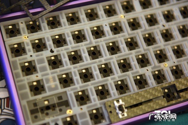 反“客”为主 小呆虫发布极限客制化Gk61键盘