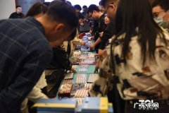 反“客”为主 小呆虫发布极限客制化Gk61键盘