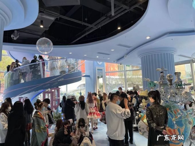 36氪独家 | 三坑大型集合店品牌「诗与万花镜」完成数千万元Pre-A轮融资,两个月内连续完成两轮融资,总融资金额近亿元