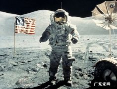 为何有人说美国登月是假的，中国是被骗上月球的？