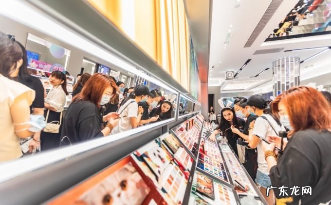 完美日记不再“完美”