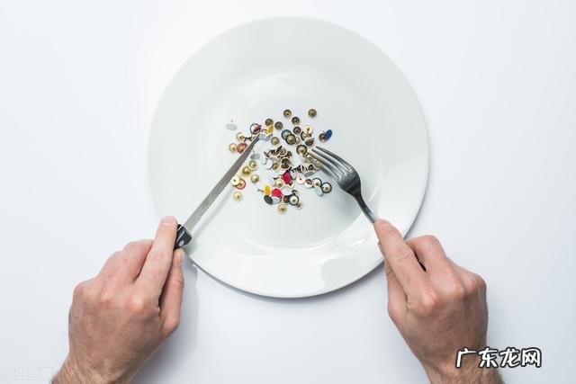 皮肤为什么会长痘痘？长痘痘该怎么办？