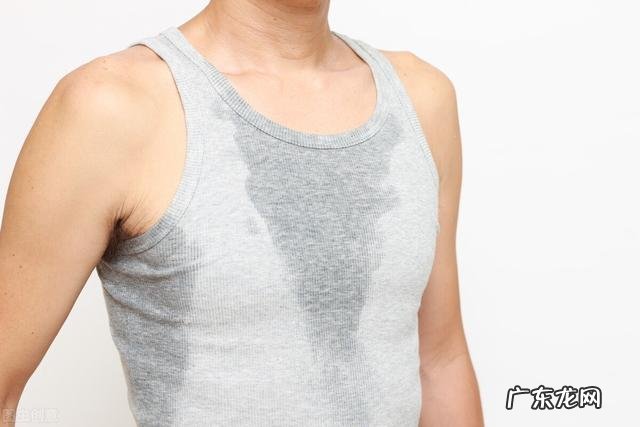 皮肤为什么会长痘痘？长痘痘该怎么办？