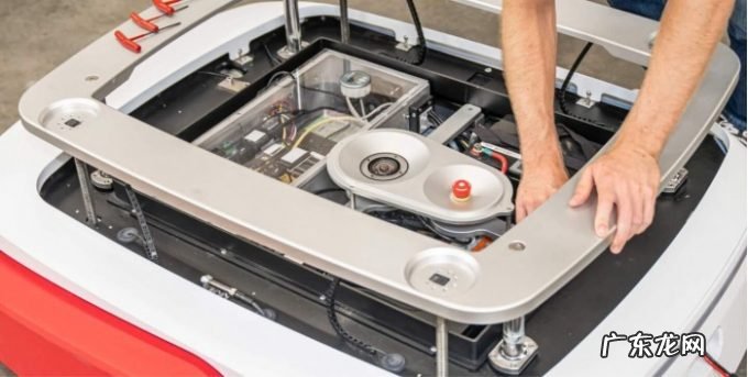 Iron Ox公司的Grover机器人可在高科技温室中举起重