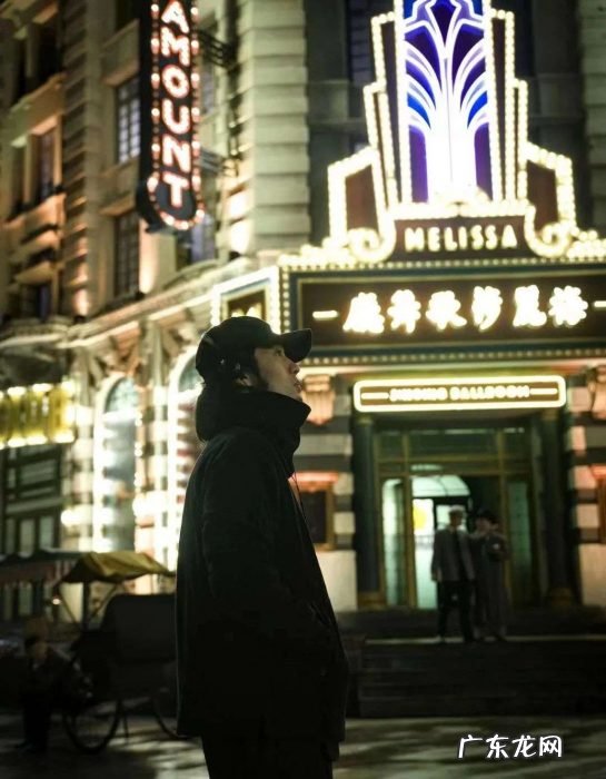 喜剧的底色是悬疑，《扬名立万》导演刘循子墨：把最后一环的创作交给观众