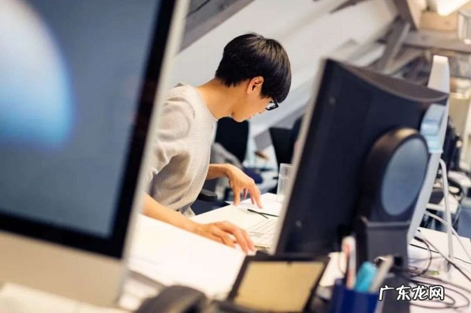 互联网最卷是周报