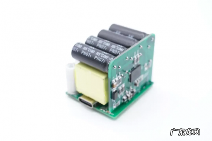 9大原厂发力高密度快充市场,推出16款合封氮化镓芯片