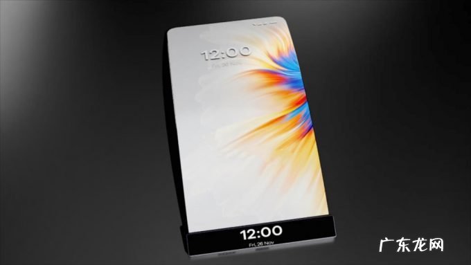 小米12Ultra概念机:机身弯曲配柔性透明屏,轻薄的屏幕厚度2毫米