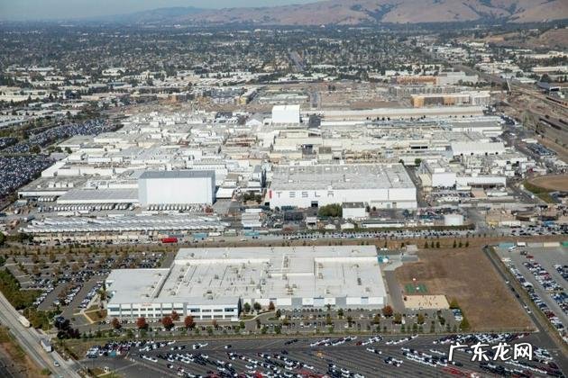 股市潮起潮落，特斯拉的身份不止于“万亿级巨头”