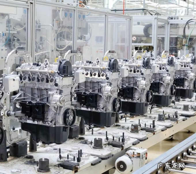 谷歌母公司聘了100多台机器人,扫地热菜擦桌子,还能自主学习