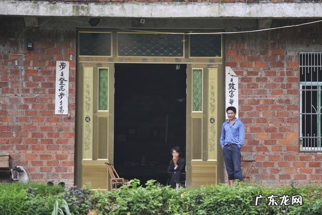 为什么现在很多人都这么焦虑，不幸福，整日为了挣钱而奔波着？