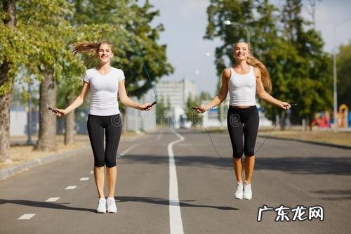 每天跳绳2000个有什么作用?