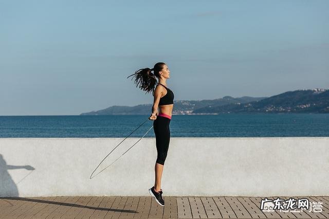 跳绳减肥不用跑步 跳绳能够代替跑步减肥吗？