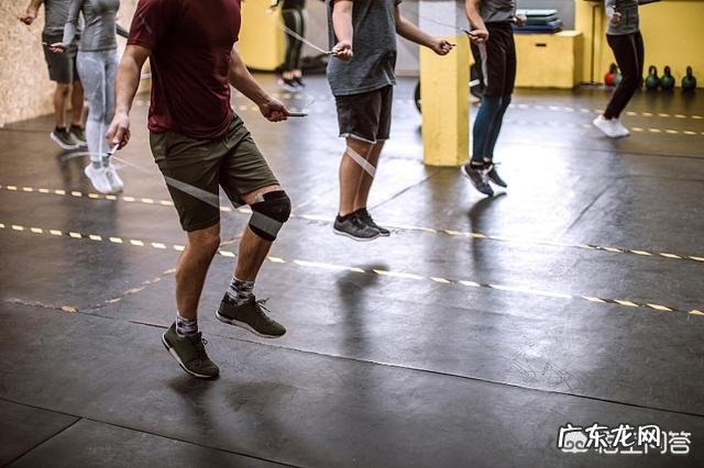 跳绳减肥不用跑步 跳绳能够代替跑步减肥吗？