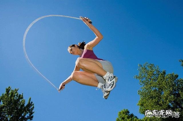 跳绳减肥不用跑步 跳绳能够代替跑步减肥吗？