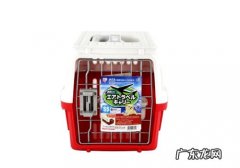 小狗航空箱拖运时要注意安全