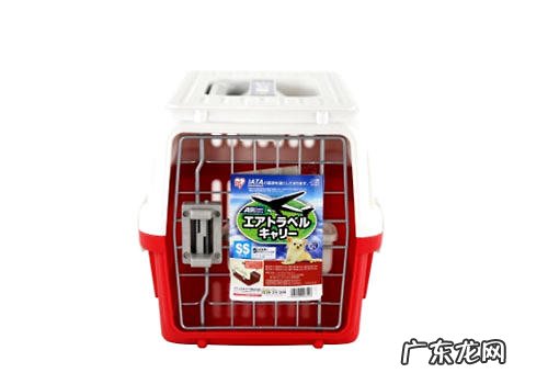 小狗航空箱拖运时要注意安全