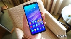 销量被小米反超、高端遭苹果绝杀，剑指全球第一的荣耀，掉队了？