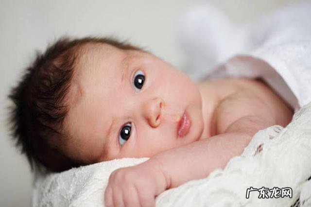 婴儿1个月内的发育-婴儿发育1-12个月