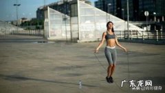 每天跳绳4000个减肥，是分开跳的，还是一次性跳的？