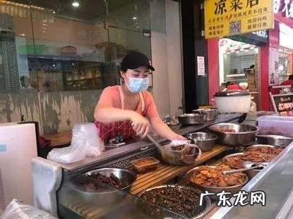 好冷,我们都躲在家里,街边小店还怎么活下去?