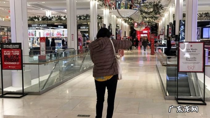 拜拜嘞“黑五”：有折扣却没货，东西靠抢，商场空了，网站却挤爆了