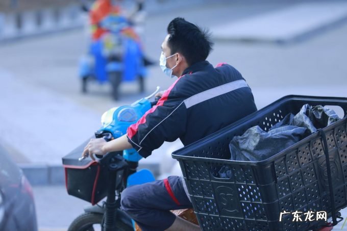 江苏省印发做好快递员群体合法权益保障工作实施意见