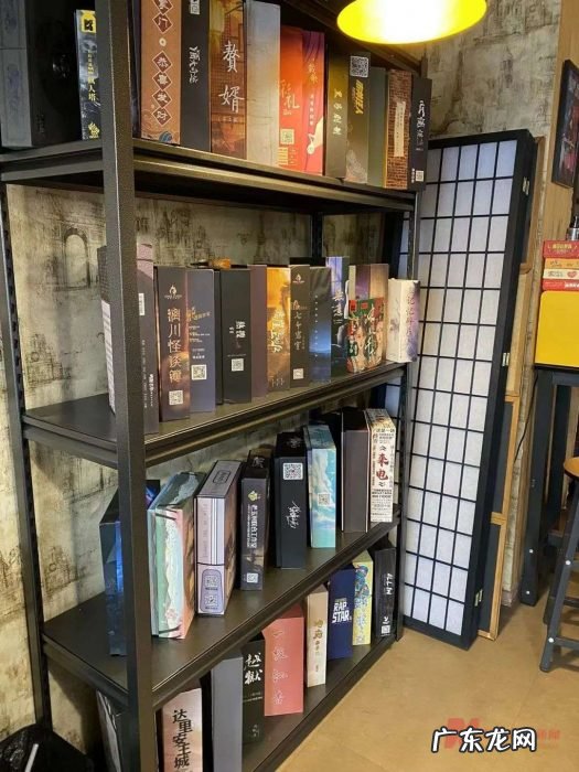 一年了，号称“社恐”的年轻人，为什么还爱沉浸式过家家？