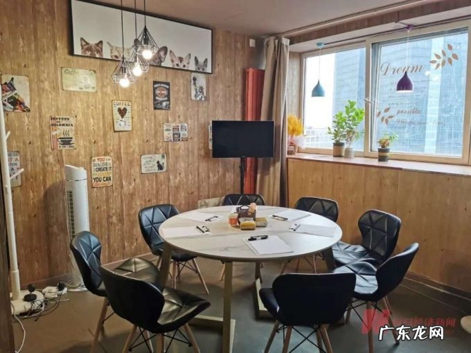 一年了，号称“社恐”的年轻人，为什么还爱沉浸式过家家？