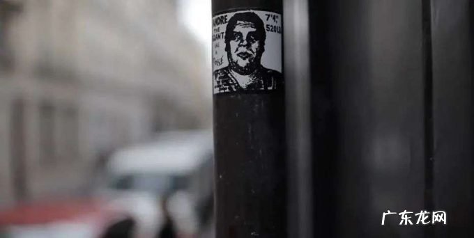 去掉耳机、充电器，精简包装的苹果为什么没有去掉贴纸？