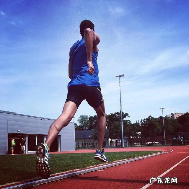 跑步瘦身的你们每次跑多长时间，又是多久发现自己瘦了的呢？