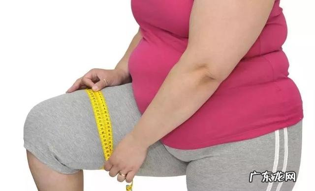 千万别让脖子粗过这个数,否则很危险!赶紧量一下……