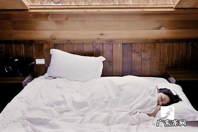 千万别让脖子粗过这个数,否则很危险!赶紧量一下……