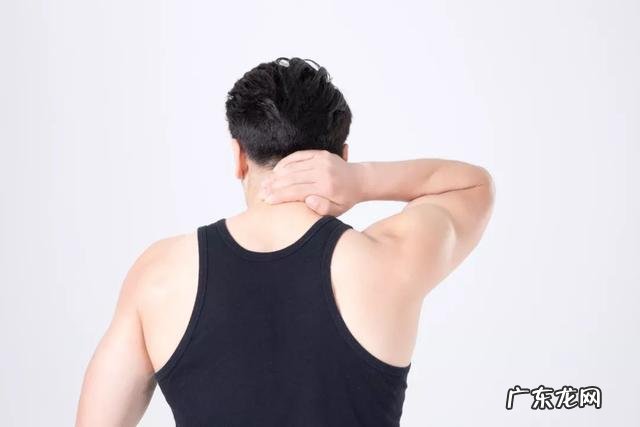 千万别让脖子粗过这个数,否则很危险!赶紧量一下……