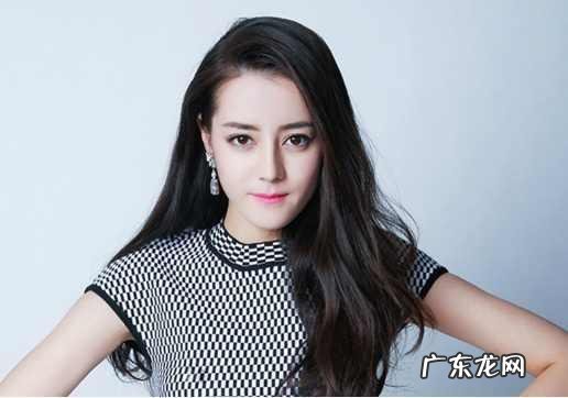 又有一女孩花百万整成迪丽热巴，大家怎么看待整容？