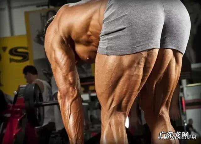 是买个跑步机在家跑，还是办张健身卡去健身房锻炼好？