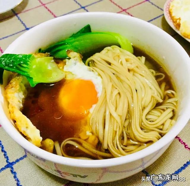 早餐吃什么好？有什么早上起来能快速做的早餐食物？