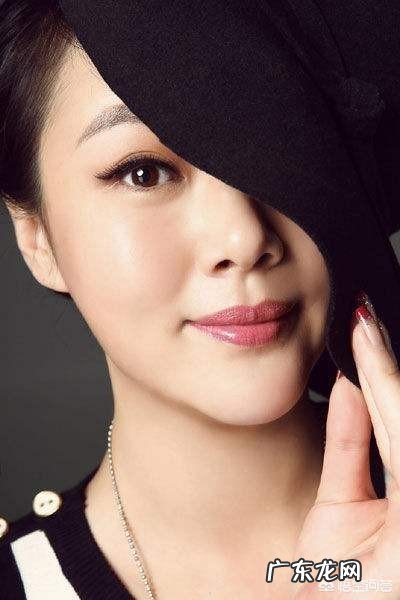 春英广场舞又见山里红分解动作 又见山里红广场舞春英是谁唱的歌?