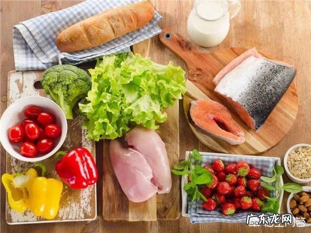 一个月从300斤减成40斤 现在300斤，一个月能减50斤不？