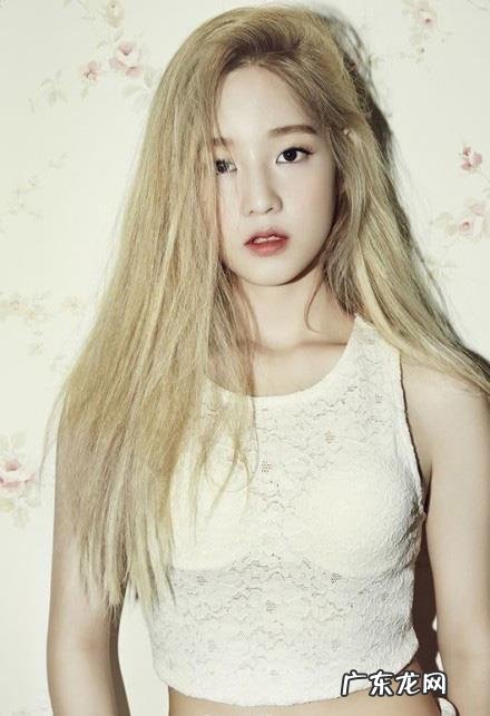 有哪些女明星的身材让男的看了觉得秀色可餐,让女的看了想减肥?