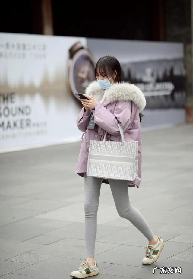 腿细的女生穿裤子好看还是穿裙子好看?