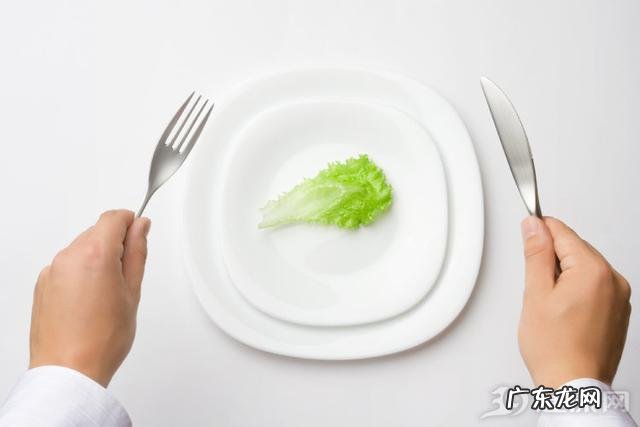 减肥期间“吃晚饭”，坚持这3个原则，体重或许悄悄降下来！